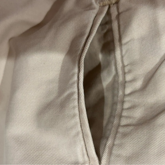 Ralph Lauren Women's Beige Cargo Shorts - Picture 4 of 7